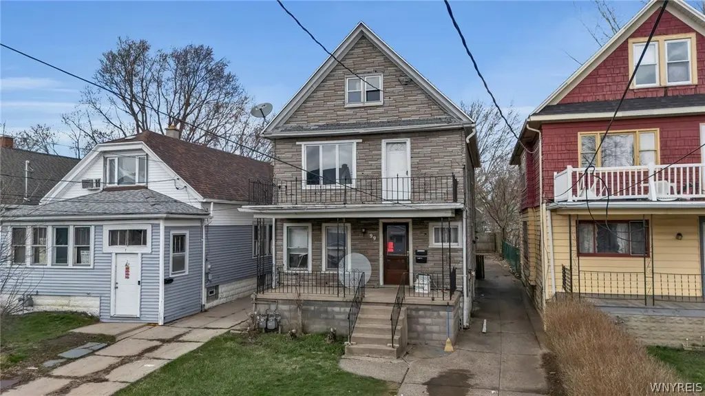 99 Henrietta Ave