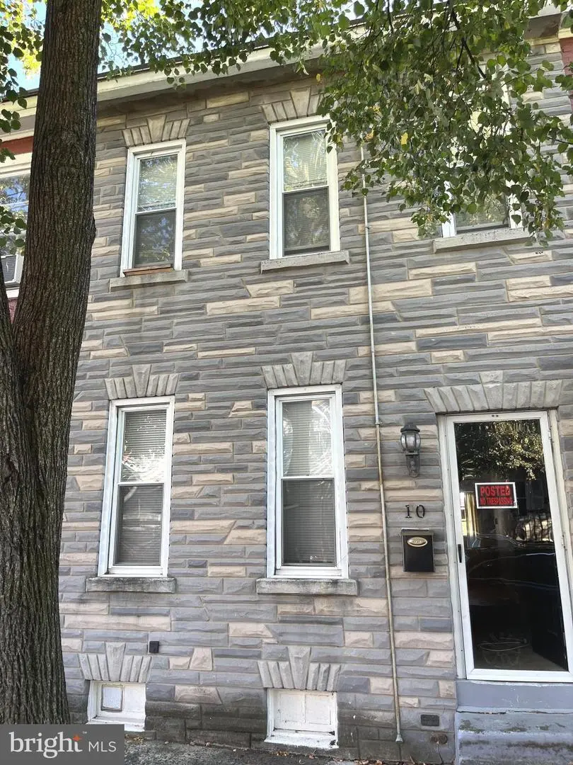 10 W 4th St