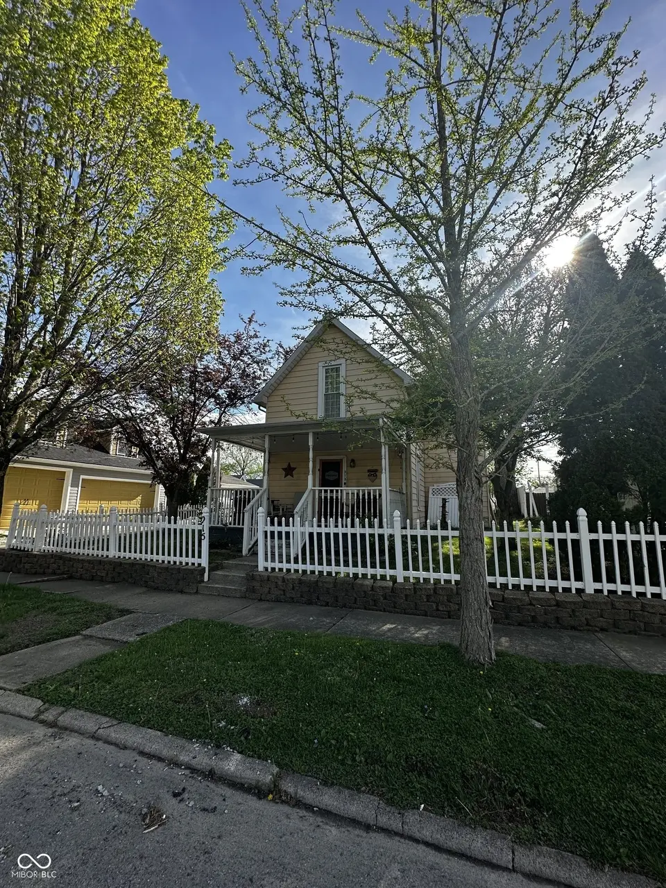 215 S Pearl St