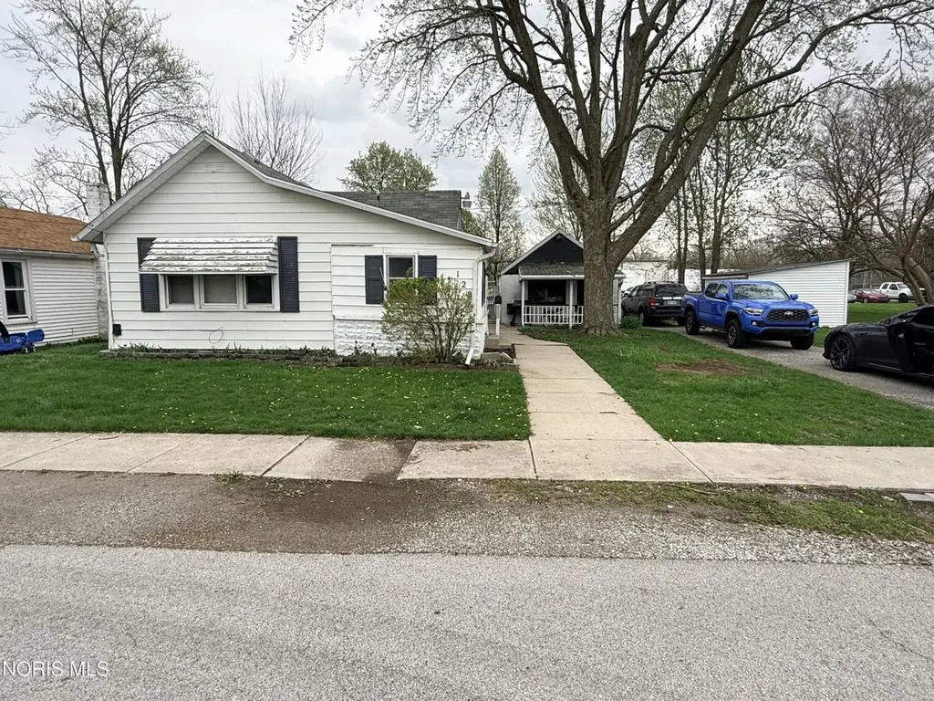 128 Zihlman Ave