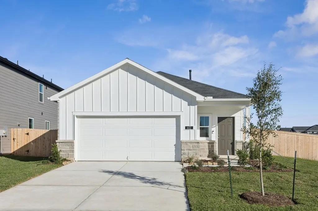 602 Amber Falls Dr