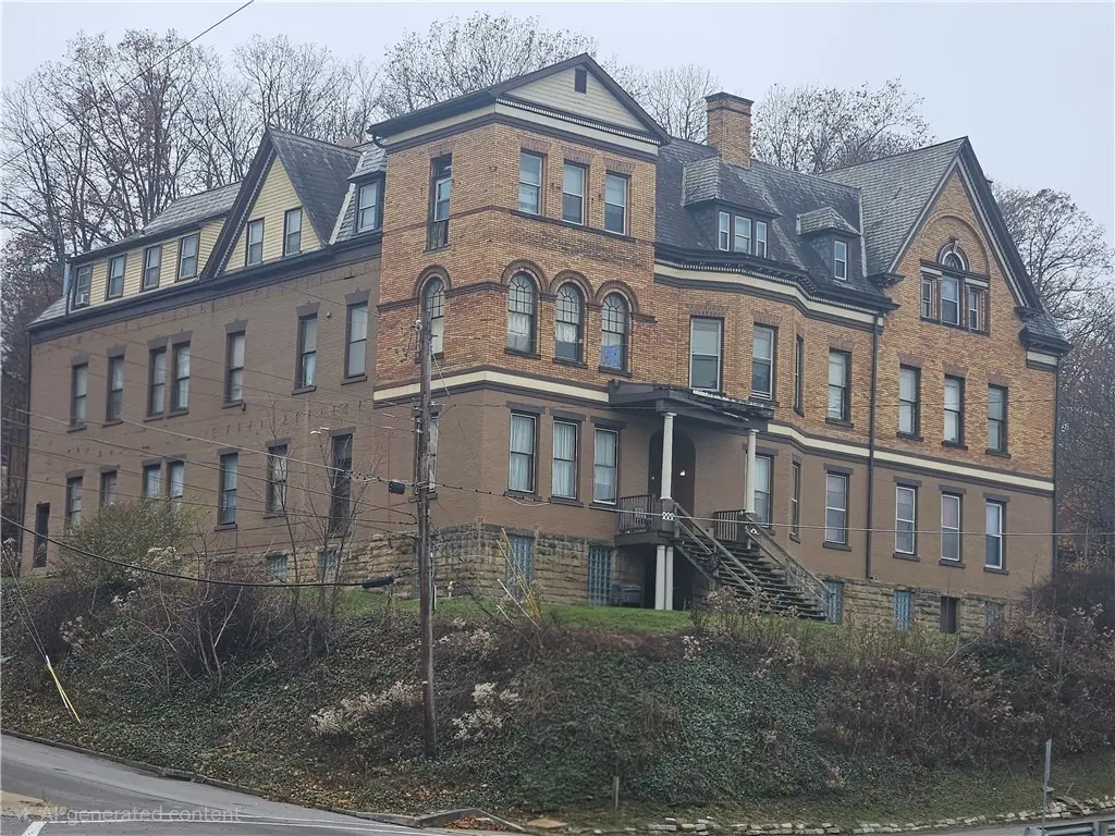 700 S Main St