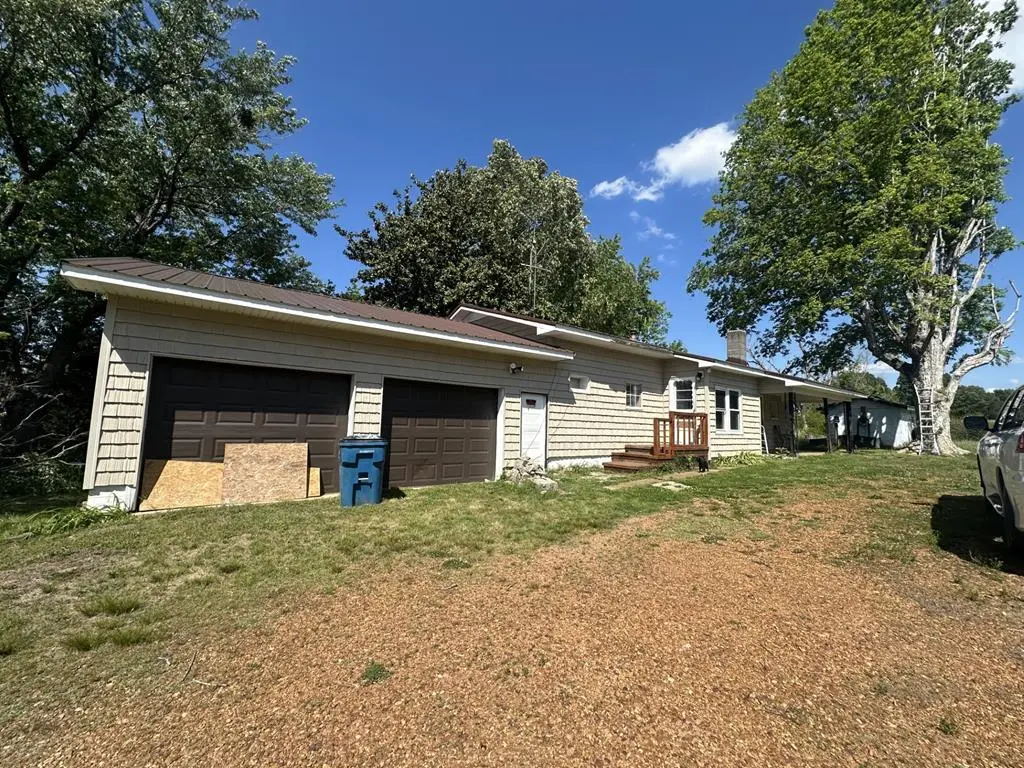 7695 Highway 140e