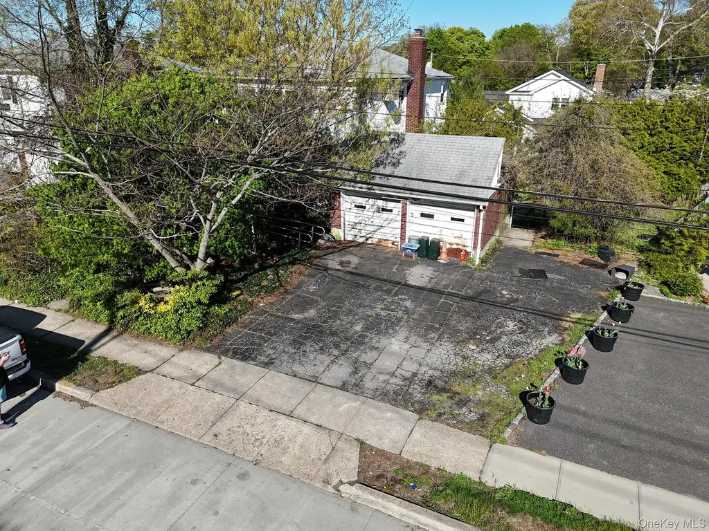 178 S Long Beach Rd