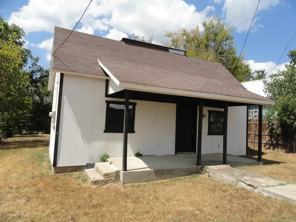 405 Oak St