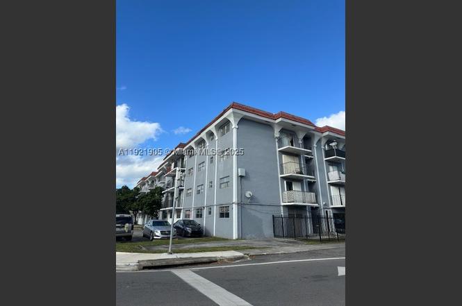 13725 NE 6th Ave #209