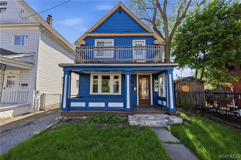 182 Peter St