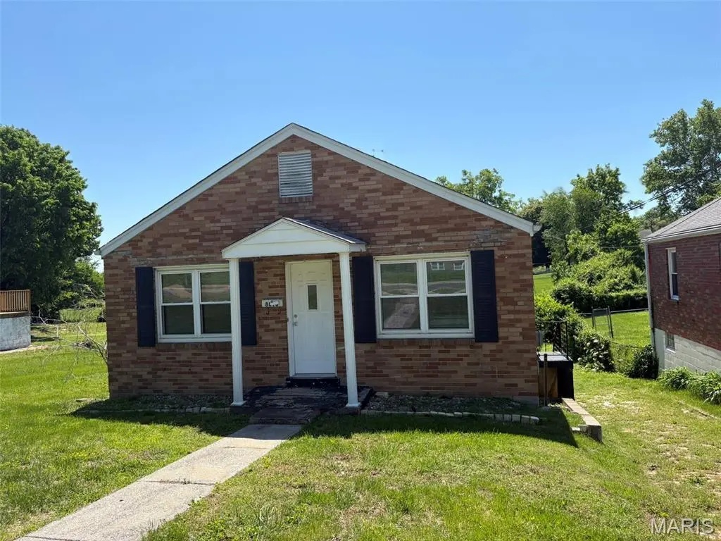 8816 Cozens Ave