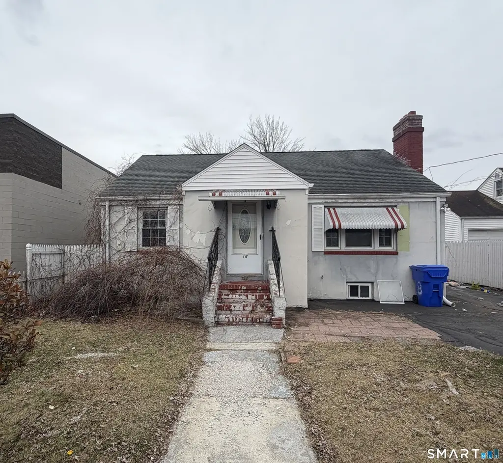 18 Lincoln St