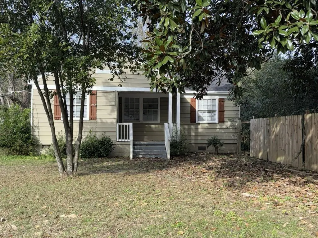 1113 Schley St