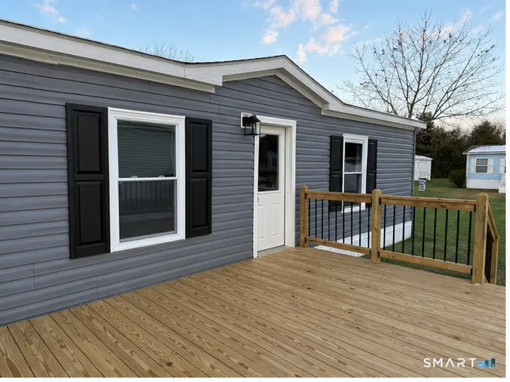 28 Circle Dr