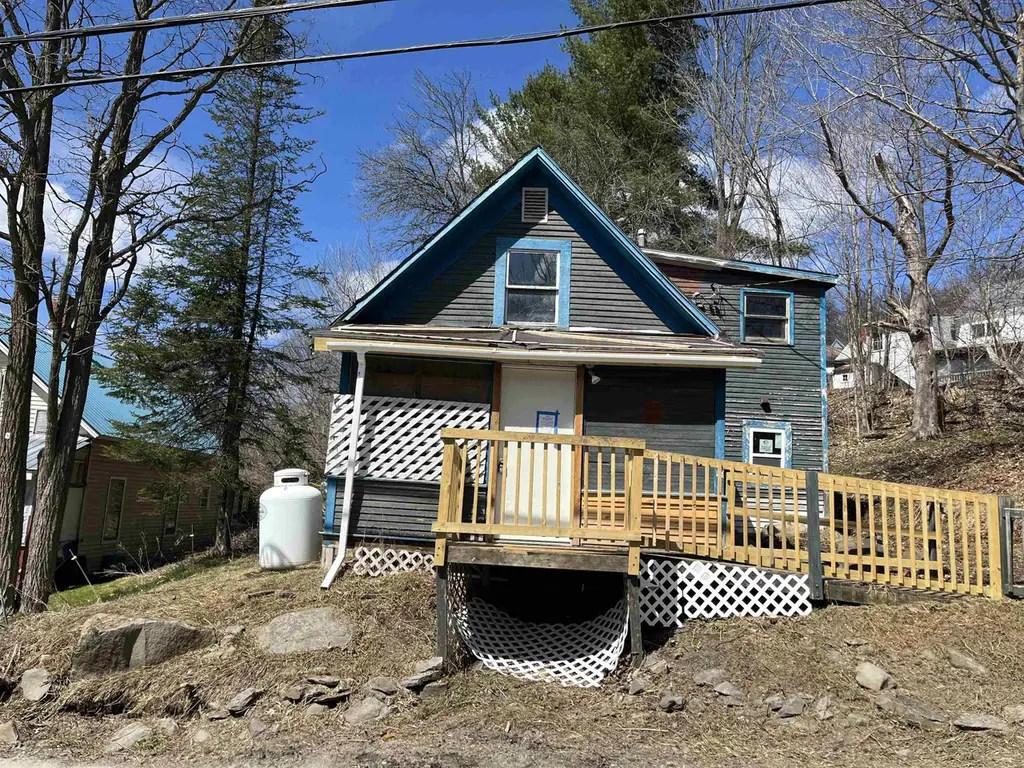 76 Water St