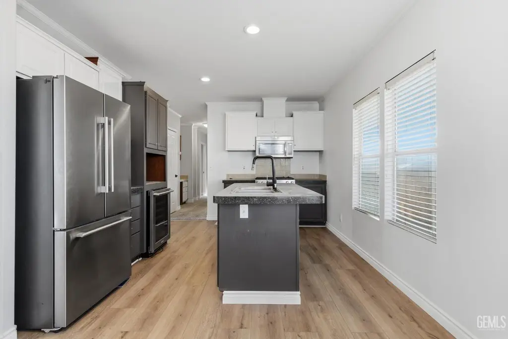 48 Cedarwood Ln