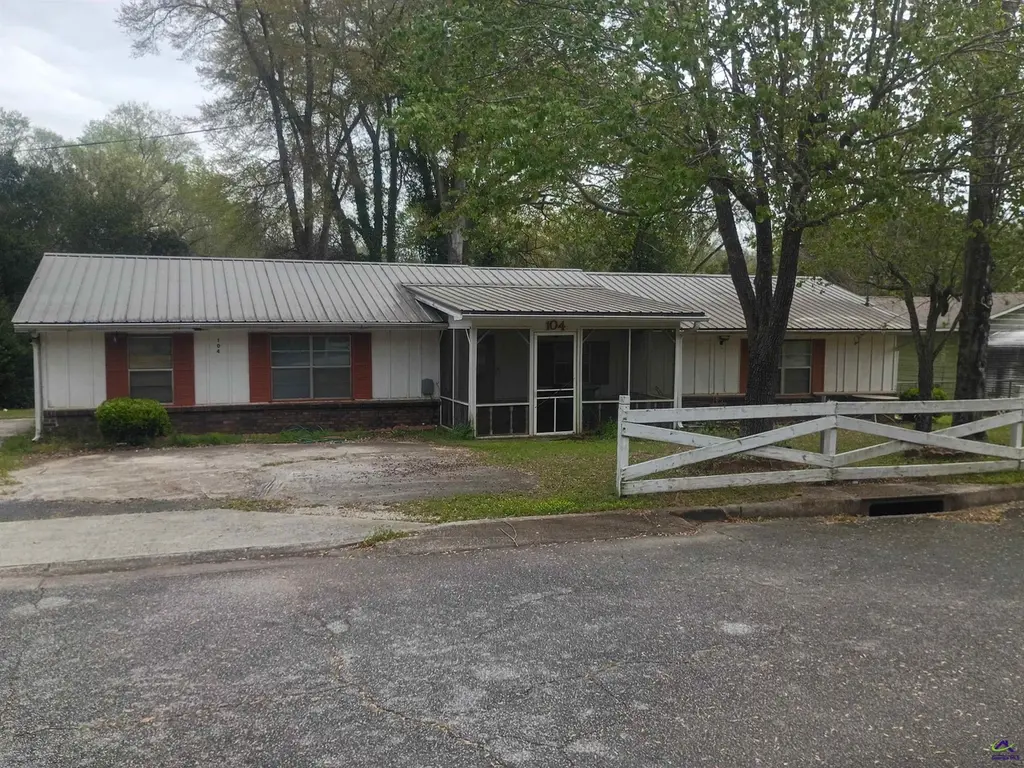104 Bryant Dr