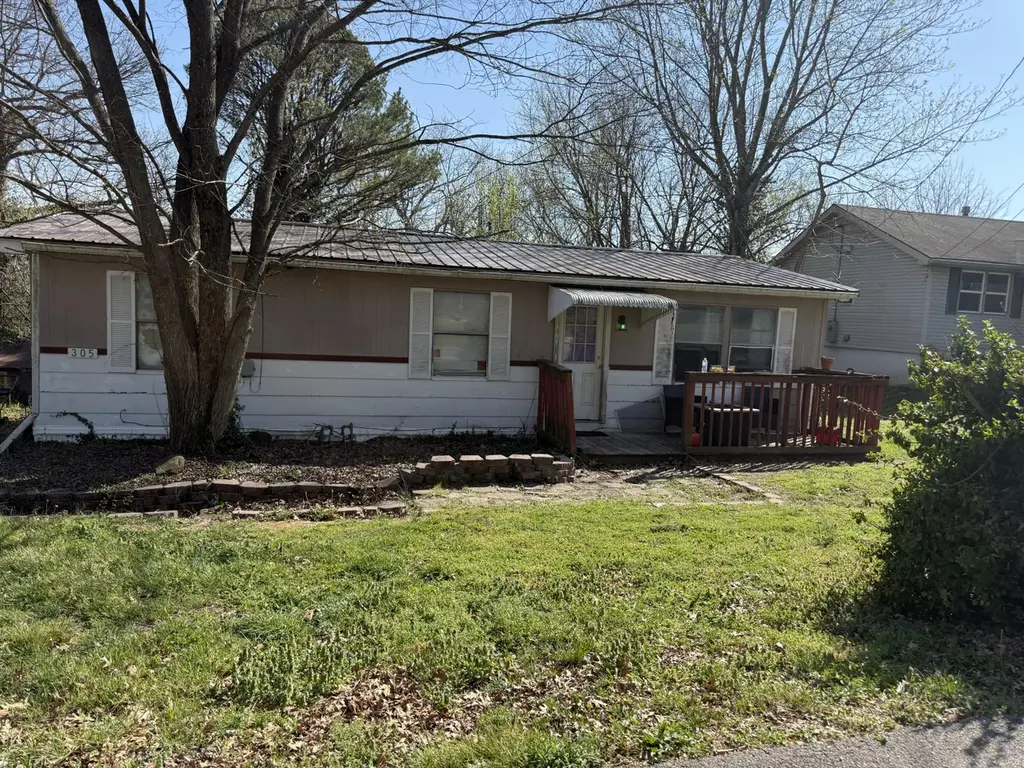 305 E Maud Ave