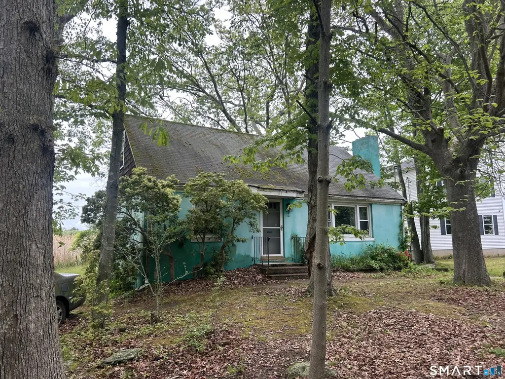 55 Woodland Dr
