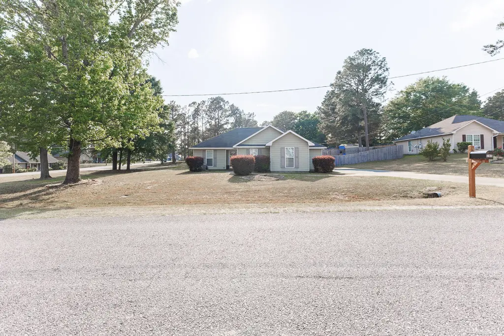 380 Lee Road 2086