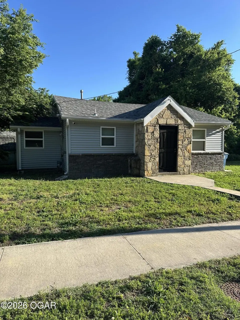 2520 W 4th St