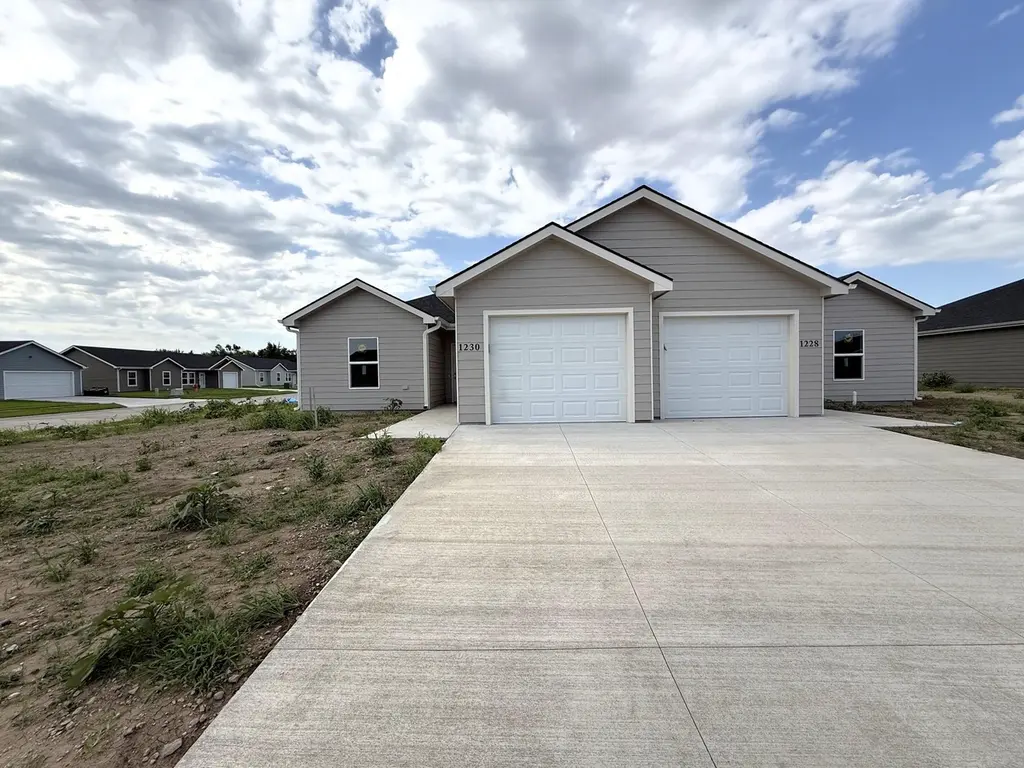 1230 Fountain Dr