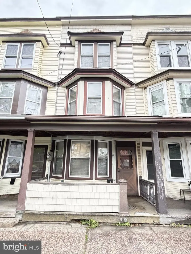 21 W Bertsch St