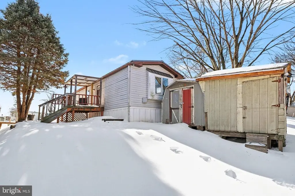 14 Laura Ct