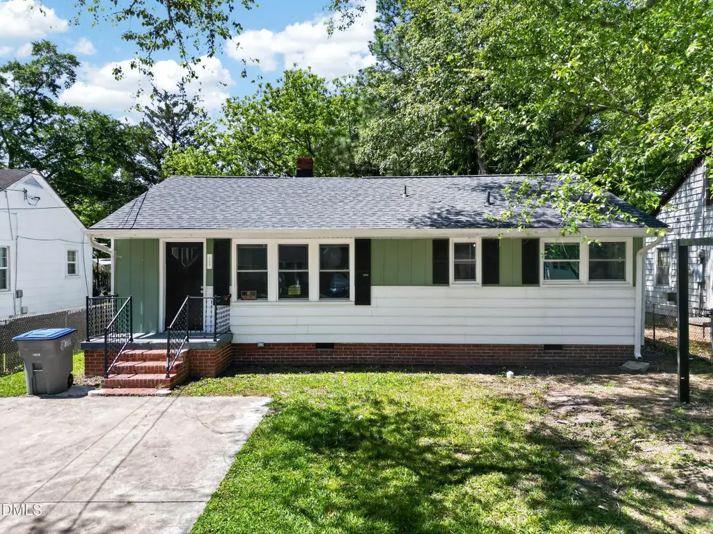 1113 Long Ave