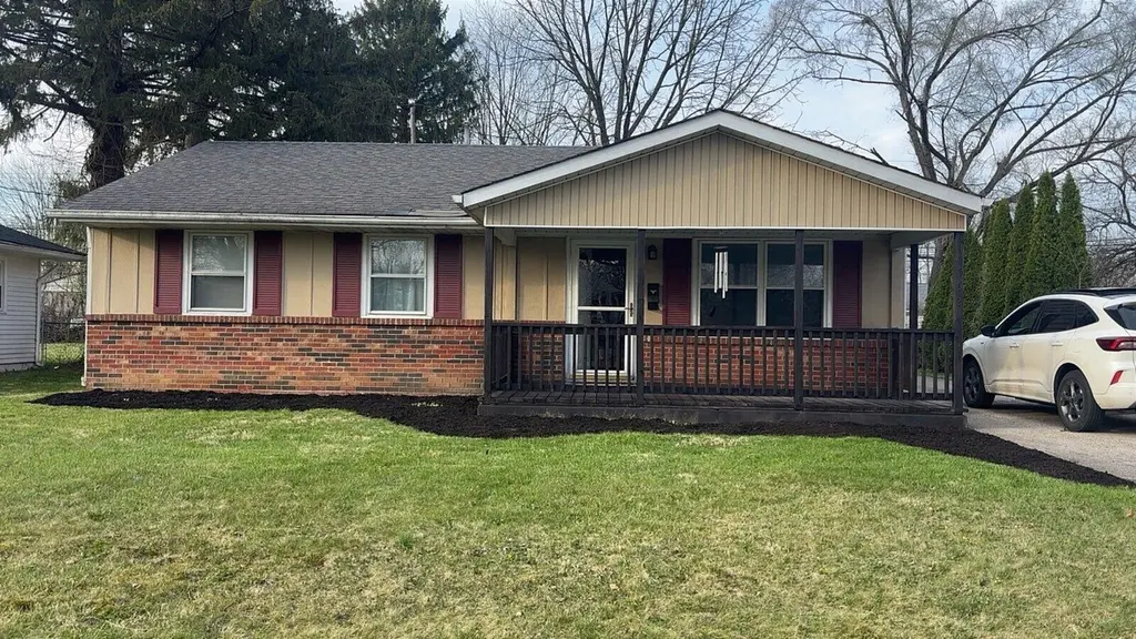 4562 Grimsby Rd