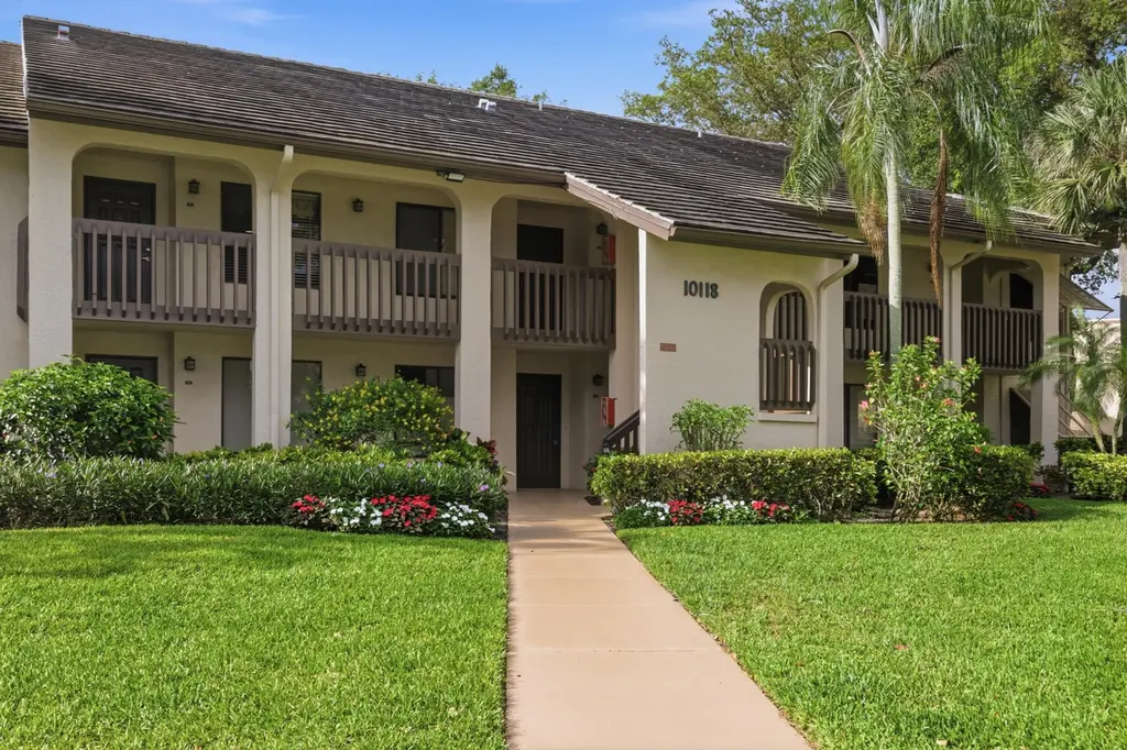 10118 Mangrove Dr #105