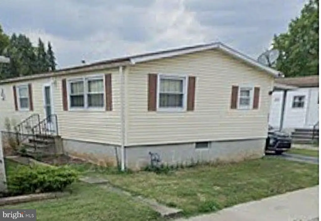 303 W Walnut St