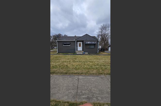 1412 S Ballenger Hwy