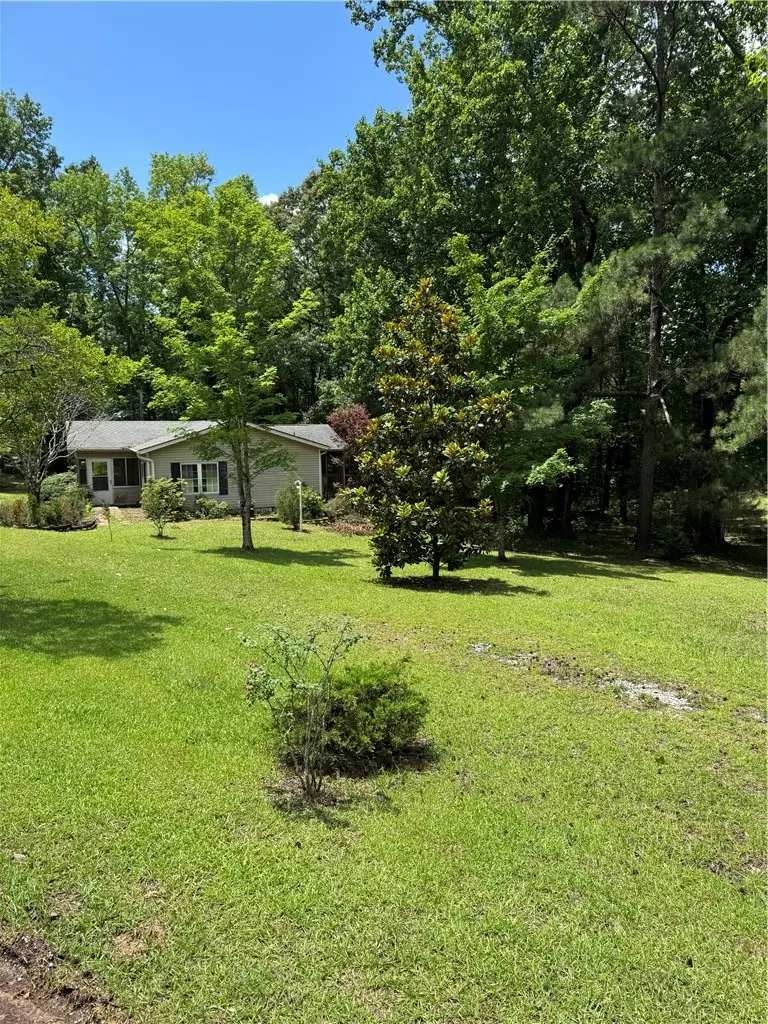 268 Lee Road 186