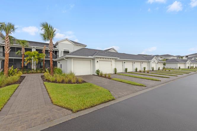 15465 Green Acres Ave #2513