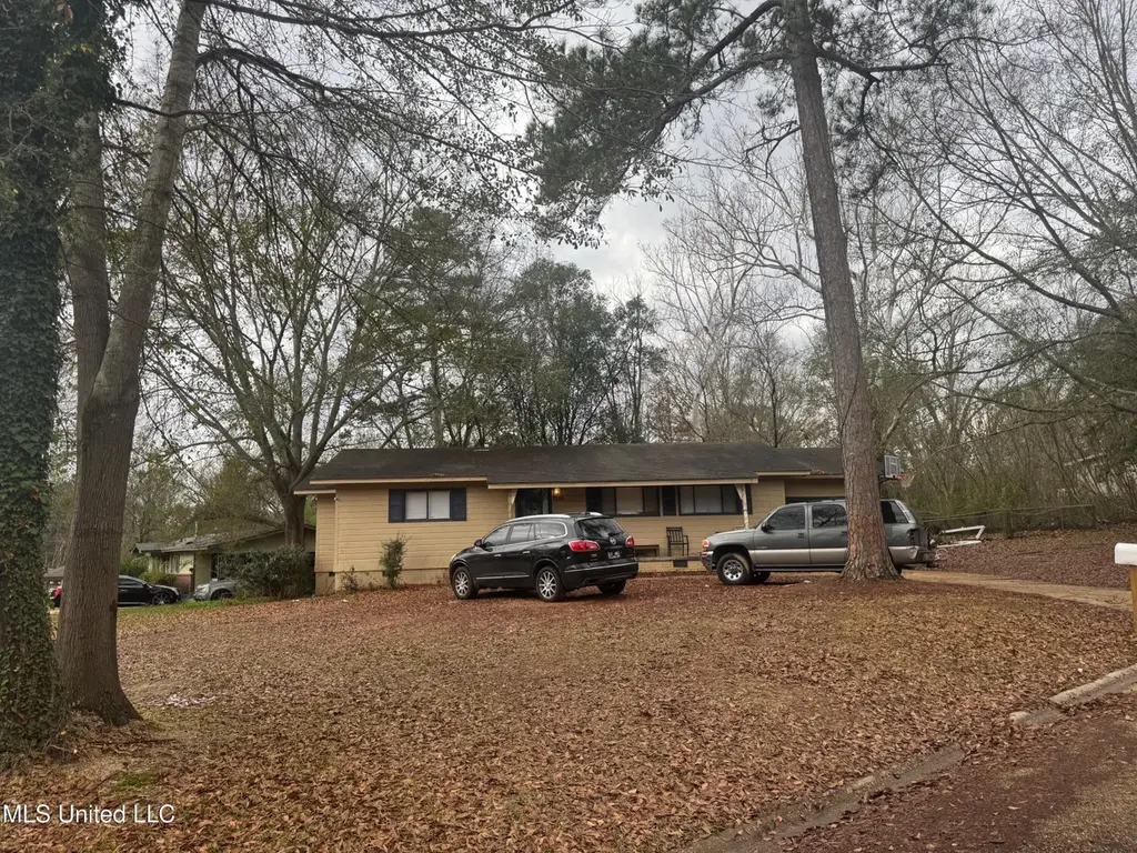 2905 Lakewood Dr