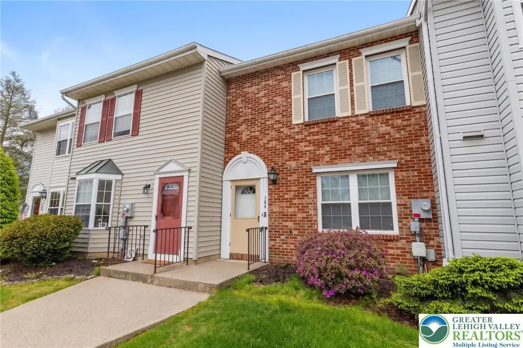 104 Empire Ct