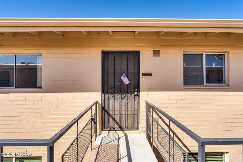 1745 S Jones Blvd Unit K204