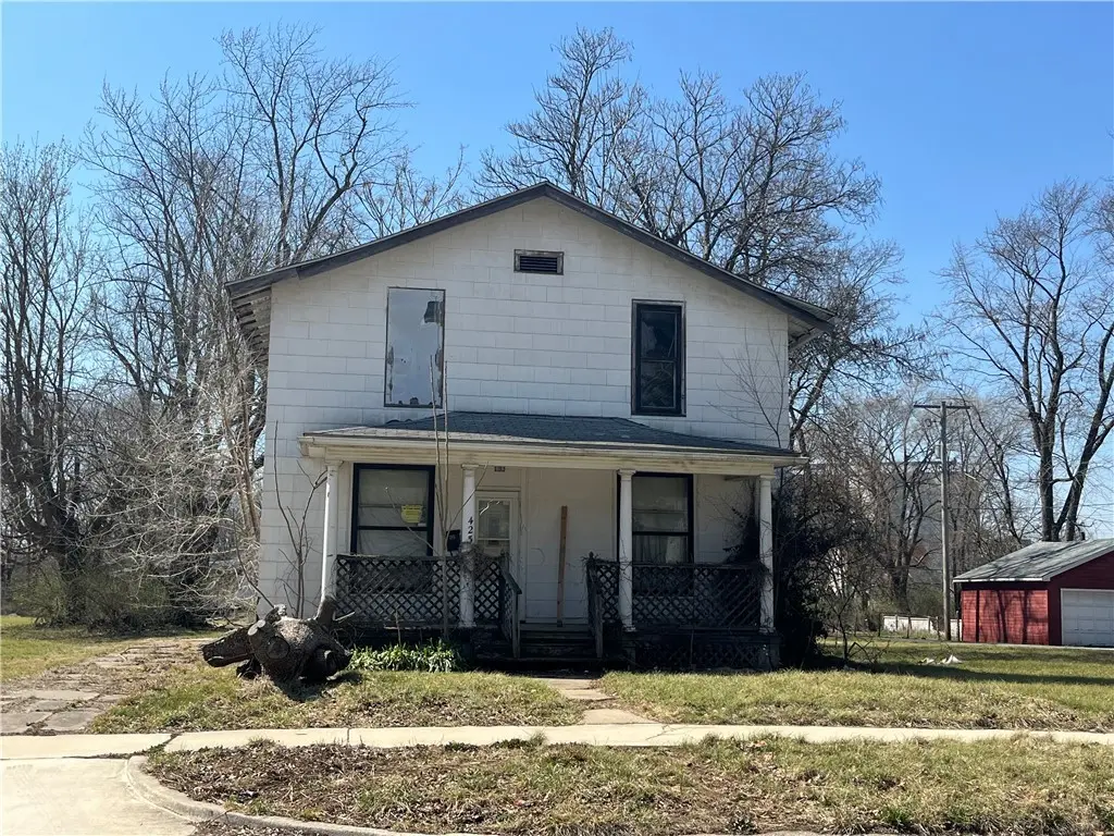 423 Webster St