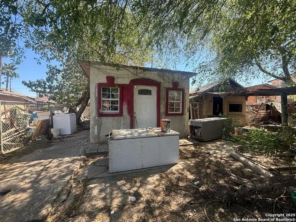 2206 Smith