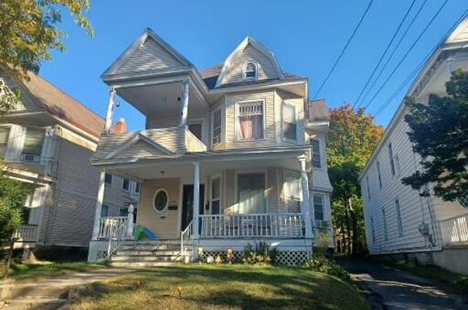 1046 Park Ave