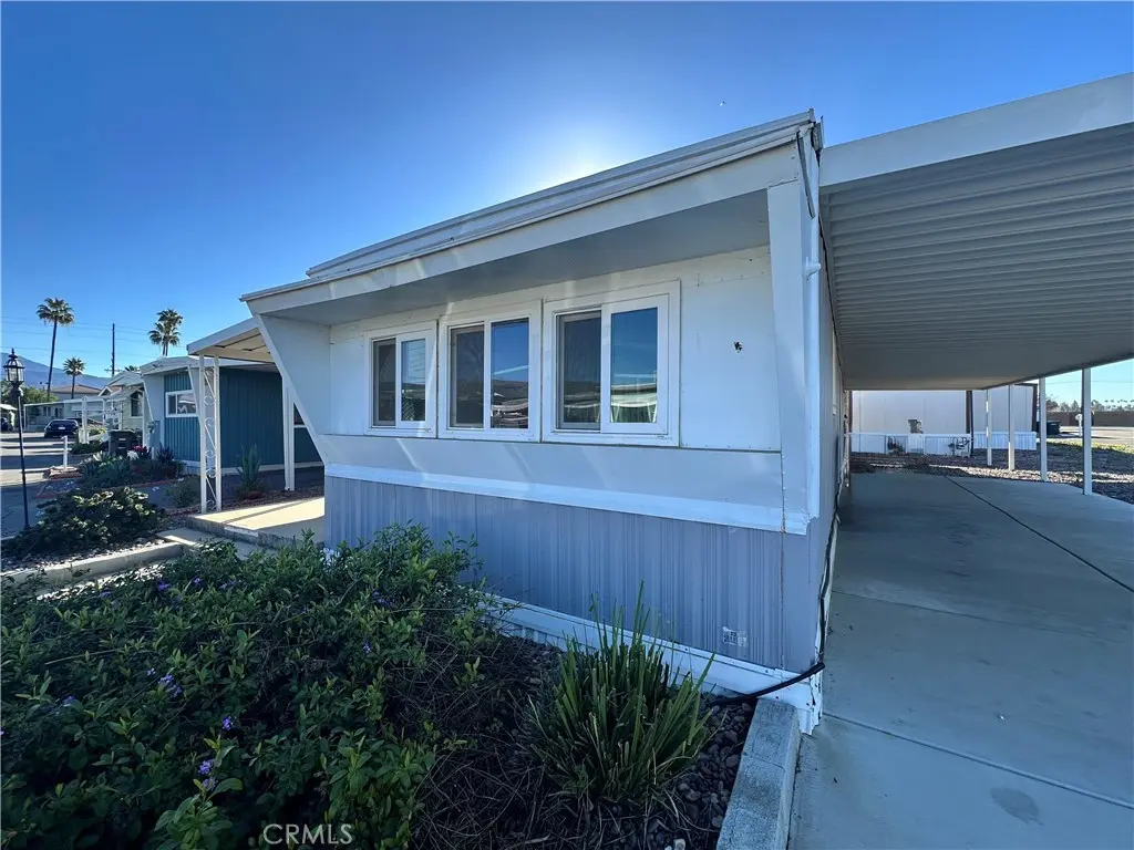 1600 S San Jacinto Ave #82
