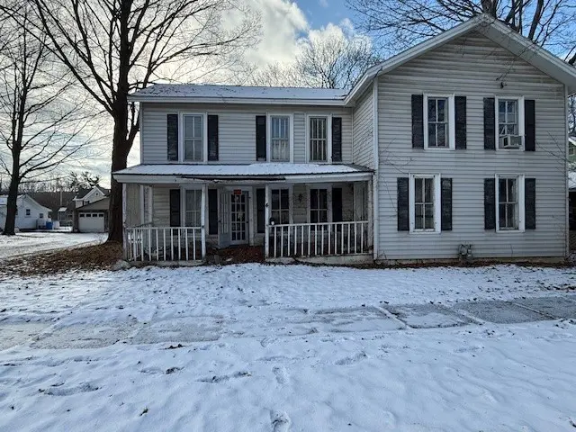 4 Trianna St