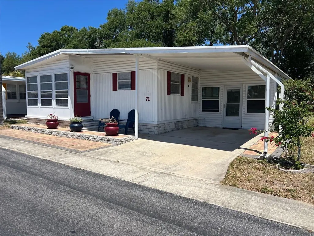 71 Royal Palm Cir