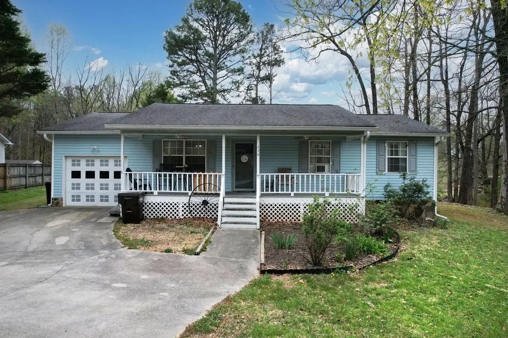 236 Crystal Spring Rd SE