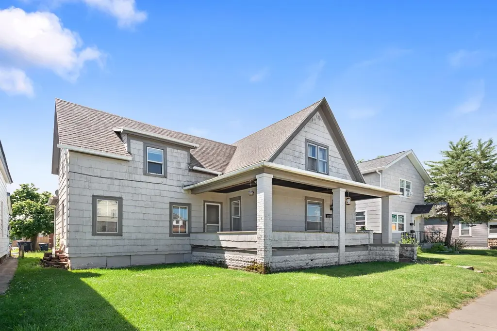 116 W Barker Ave