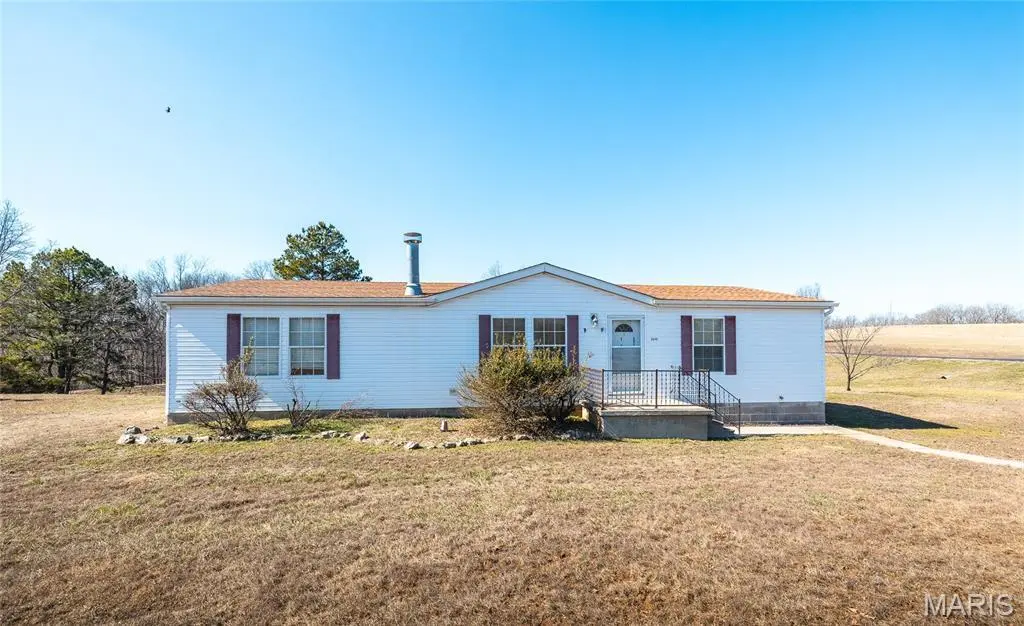 22299 Lansing Dr