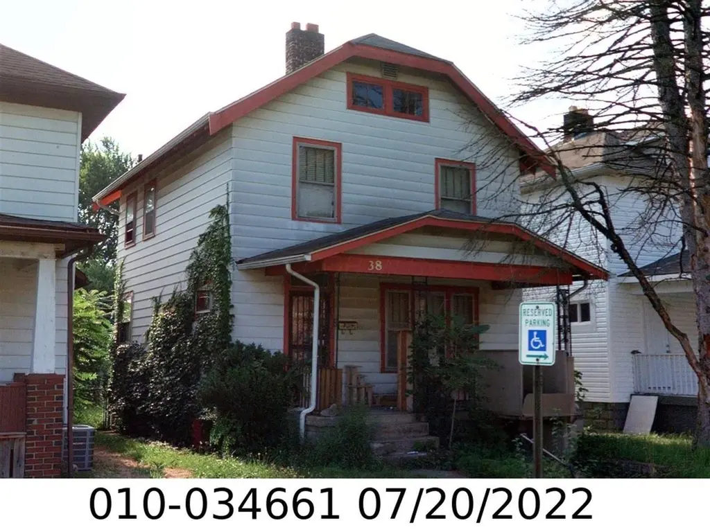 38 S Burgess Ave