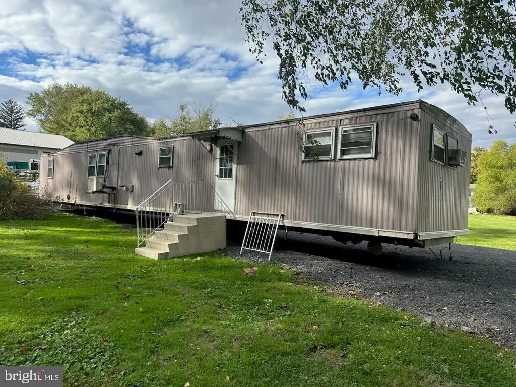 269 Kelton Rd