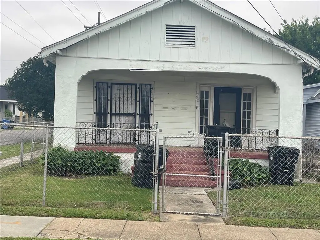 1700 Piety St