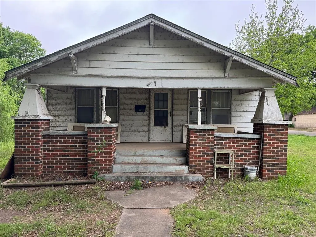 201 S 12th St