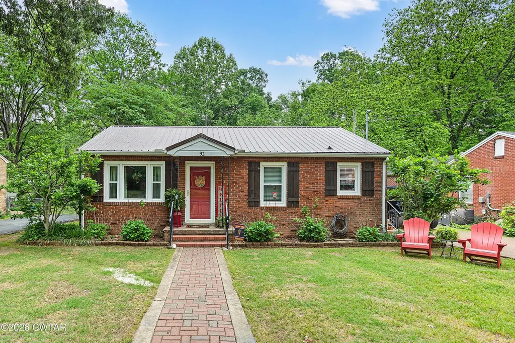 92 Swan Dr