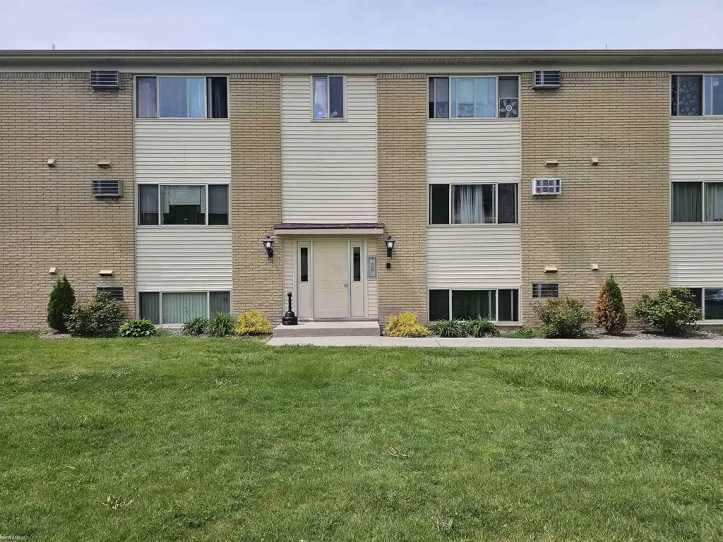 1875 Michigan Ave Unit 6 E